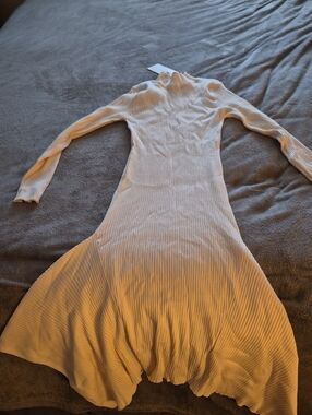 Women’s Cream Ribbed Long-Sleeve Midi Dress